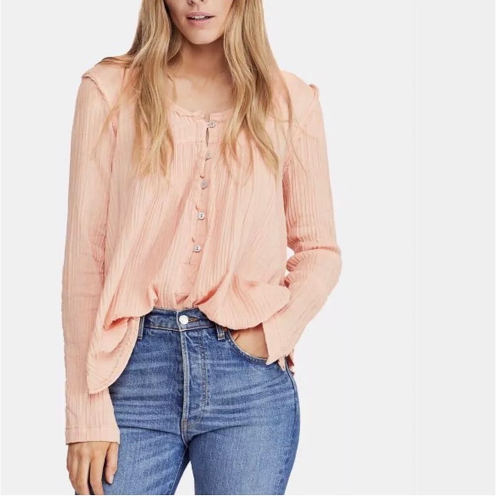 Free People We The‎ Free Women's Sand Dune Henley Raw Hem Peach Top Size Medium